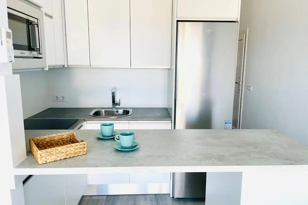 Precioso Apartamento Con Vistas Parciales, Garaje Y Piscina Tarifa