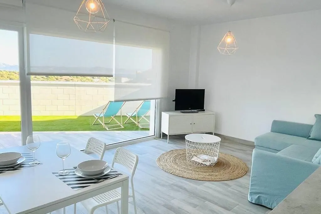 Precioso Apartamento Con Vistas Parciales, Garaje Y Piscina Tarifa