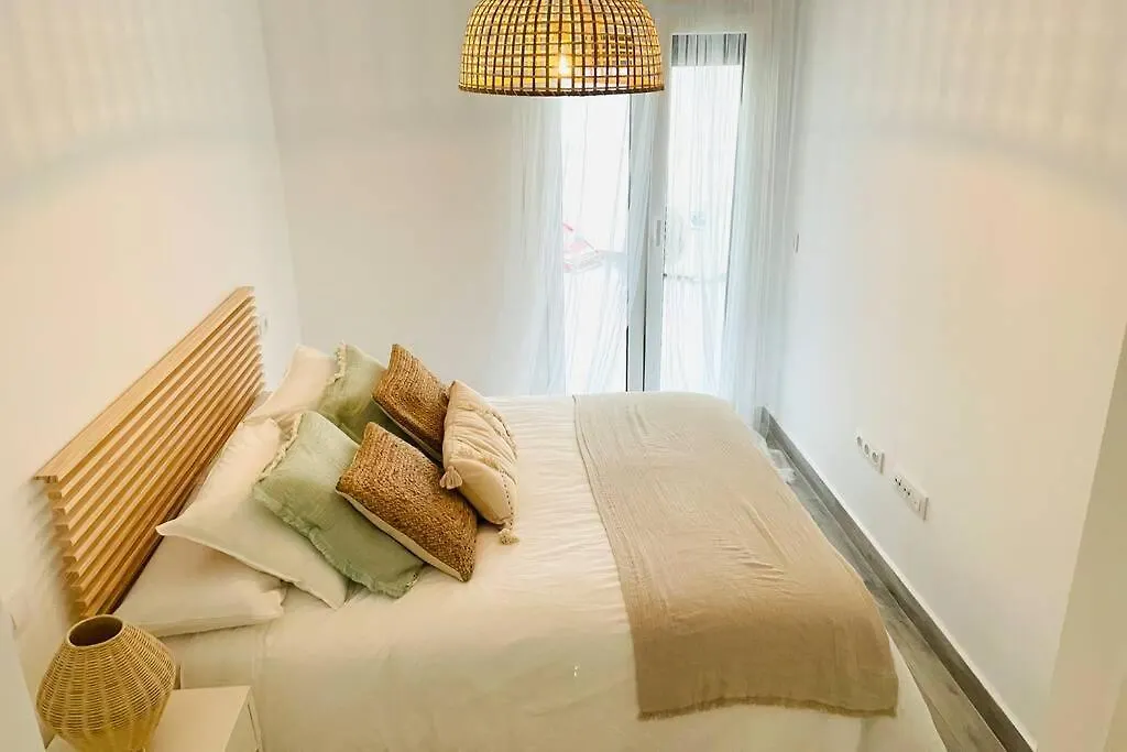 Precioso Apartamento Con Vistas Parciales, Garaje Y Piscina Tarifa