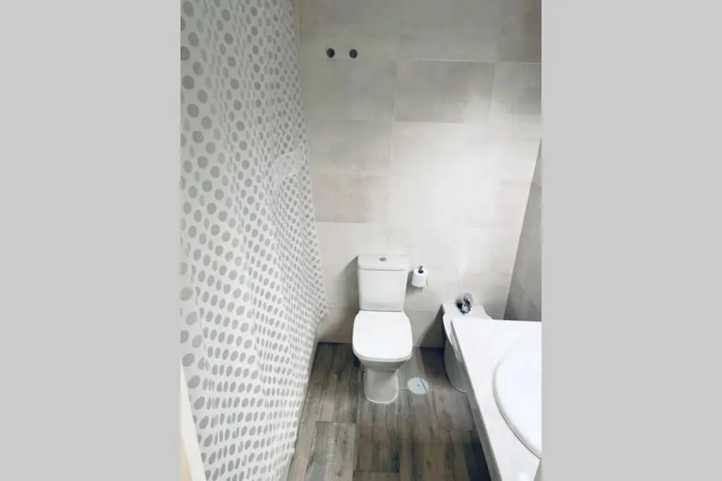 Precioso Apartamento Con Vistas Parciales, Garaje Y Piscina Tarifa 0*,  Spain