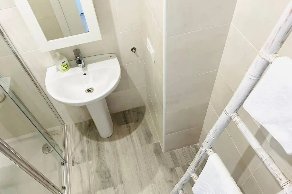 Precioso Apartamento Con Vistas Parciales, Garaje Y Piscina Tarifa Apartment